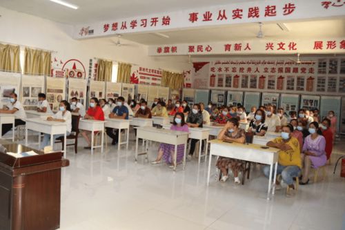 電商培訓(xùn)進(jìn)農(nóng)村，疏勒寶域公司開啟農(nóng)特產(chǎn)走四方新篇章